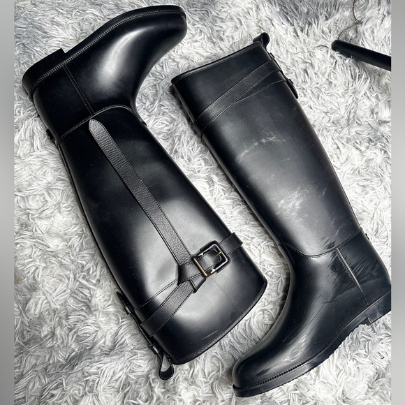 Authentic Burberry rain boots - Picture 2 of 9